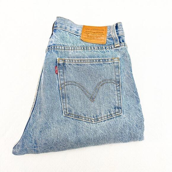 Levi's Wedgie Denim Jeans Light Wash Raw Hem Button Fly Size 28 - Picture 1 of 10